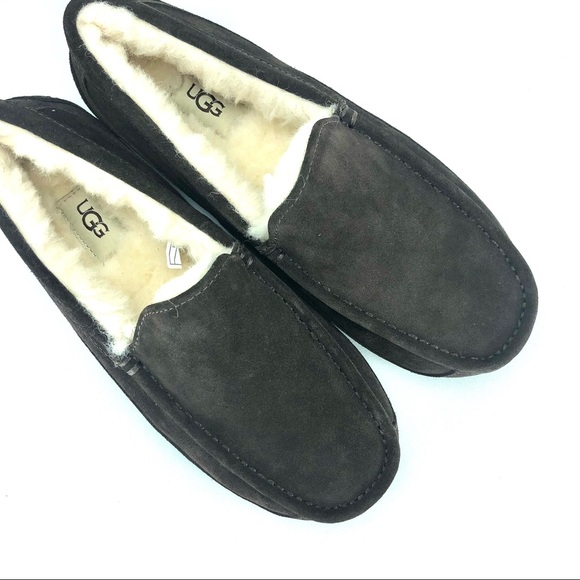 Like New Ascot Slippers - Picture 2 of 14